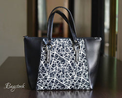 Everyday Tote with top zipper